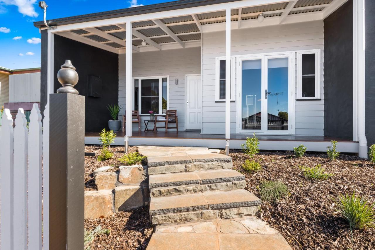 Bluestone Cottages - The Villa Toowoomba Ngoại thất bức ảnh